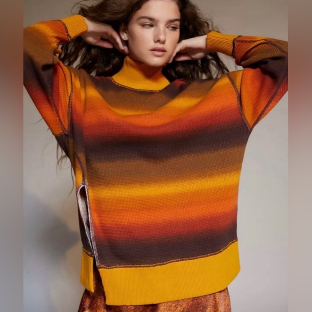 Urban Outfitters Alabaster turtleneck sweater top